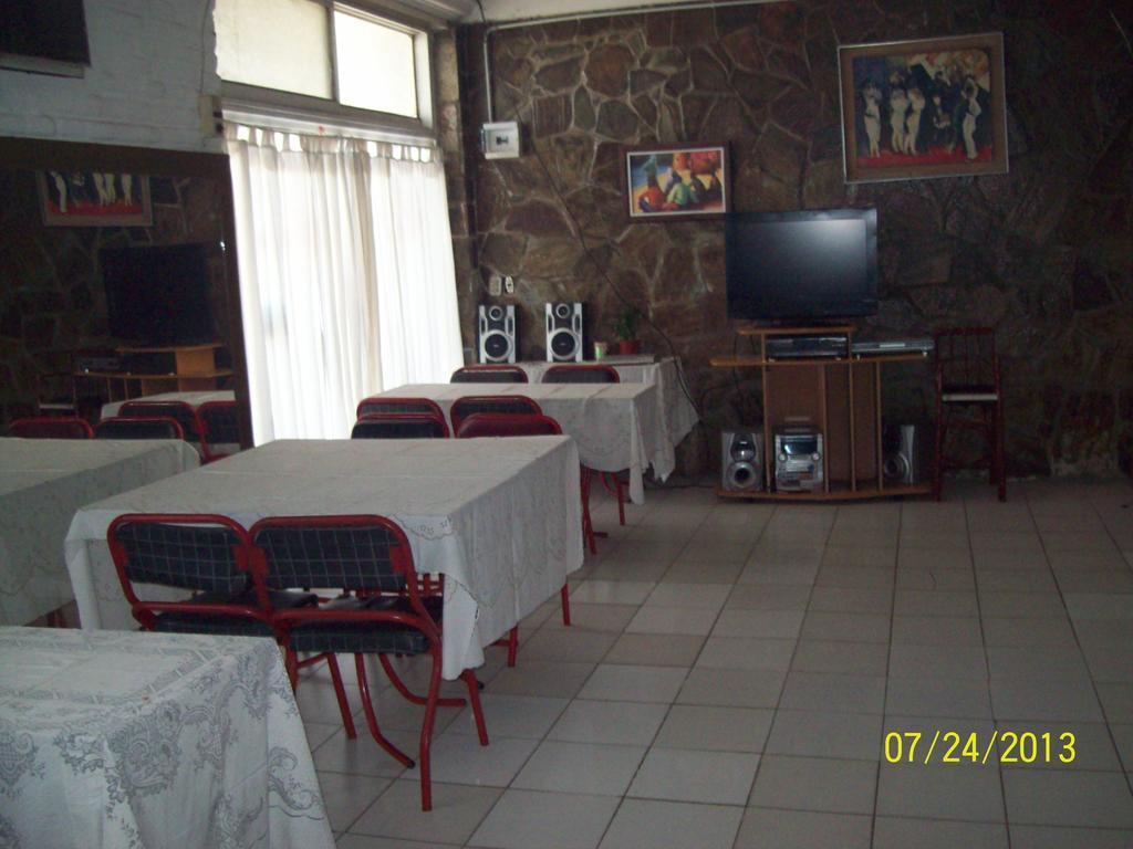 Hotel Ibiza Villa Carlos Paz Exterior foto